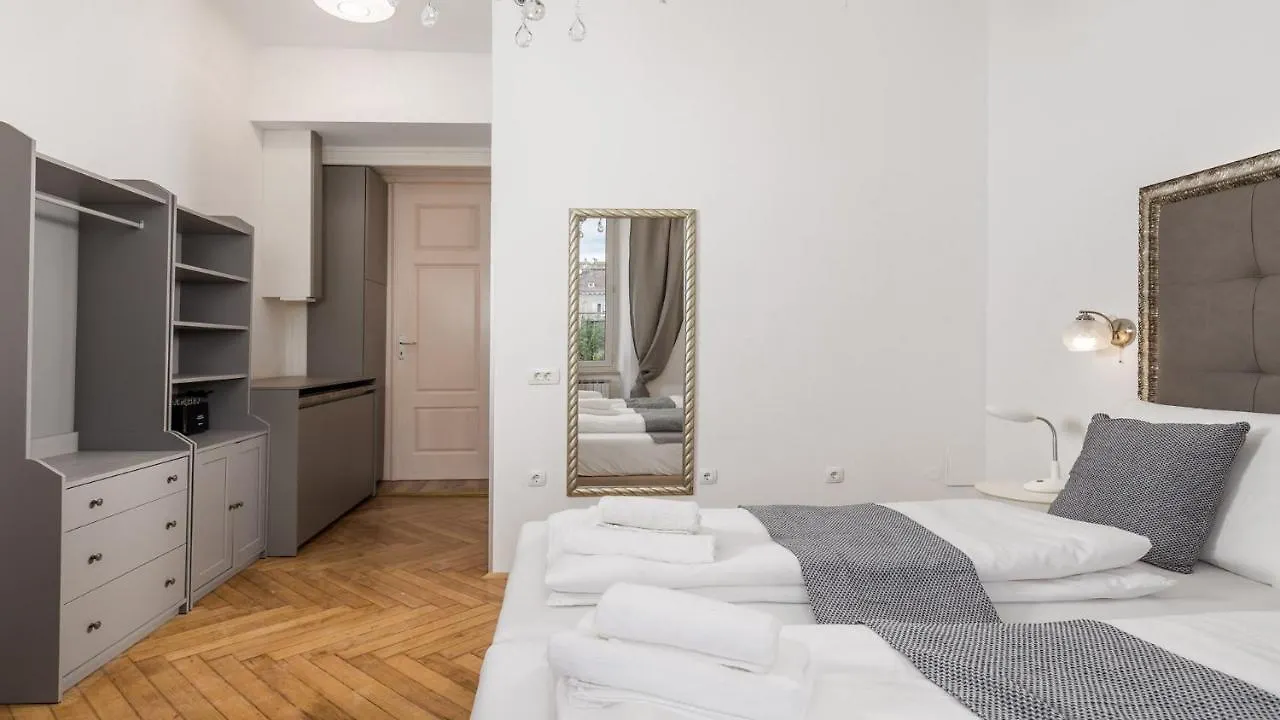 Apartments Art Teatro Rijeka